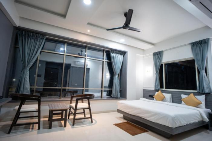 Hotel Oberon Solapur Εξωτερικό φωτογραφία