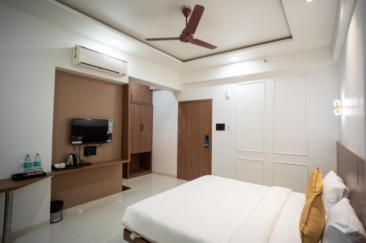 Hotel Oberon Solapur Εξωτερικό φωτογραφία