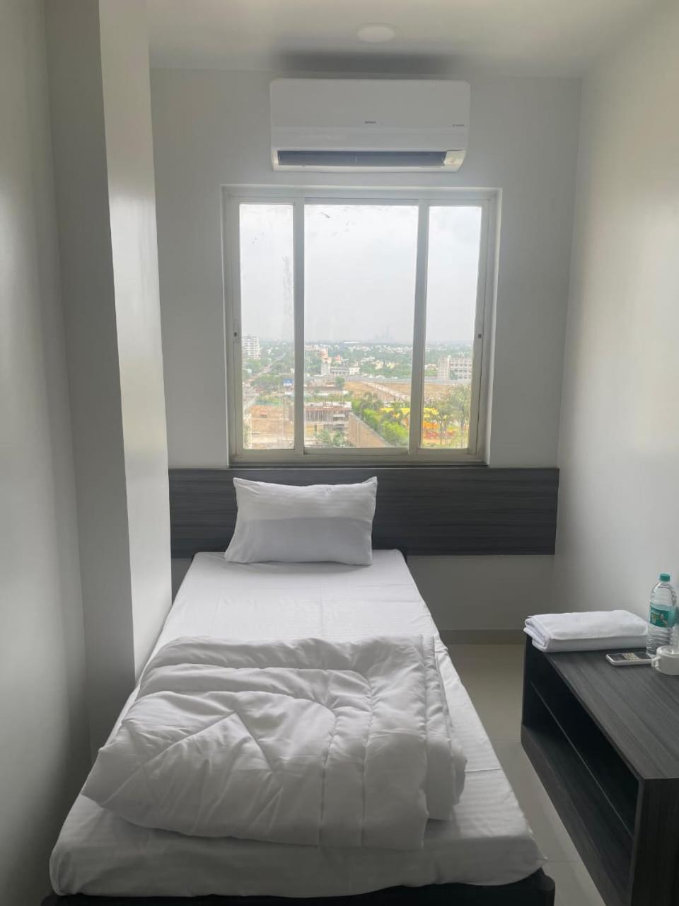 Hotel Oberon Solapur Εξωτερικό φωτογραφία
